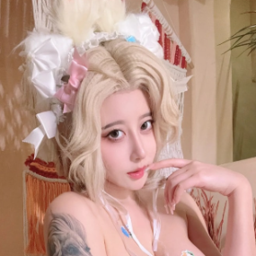 奈汐酱nice的贴画乐园：数字时代的童趣重构