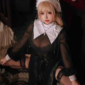 日奈娇COS套图合集：本期完美演绎叛逆美学与暗黑浪漫的碰撞