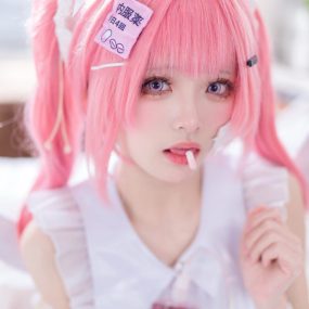 水色幻想：九柒喵演绎《水忍忍》的次元美学